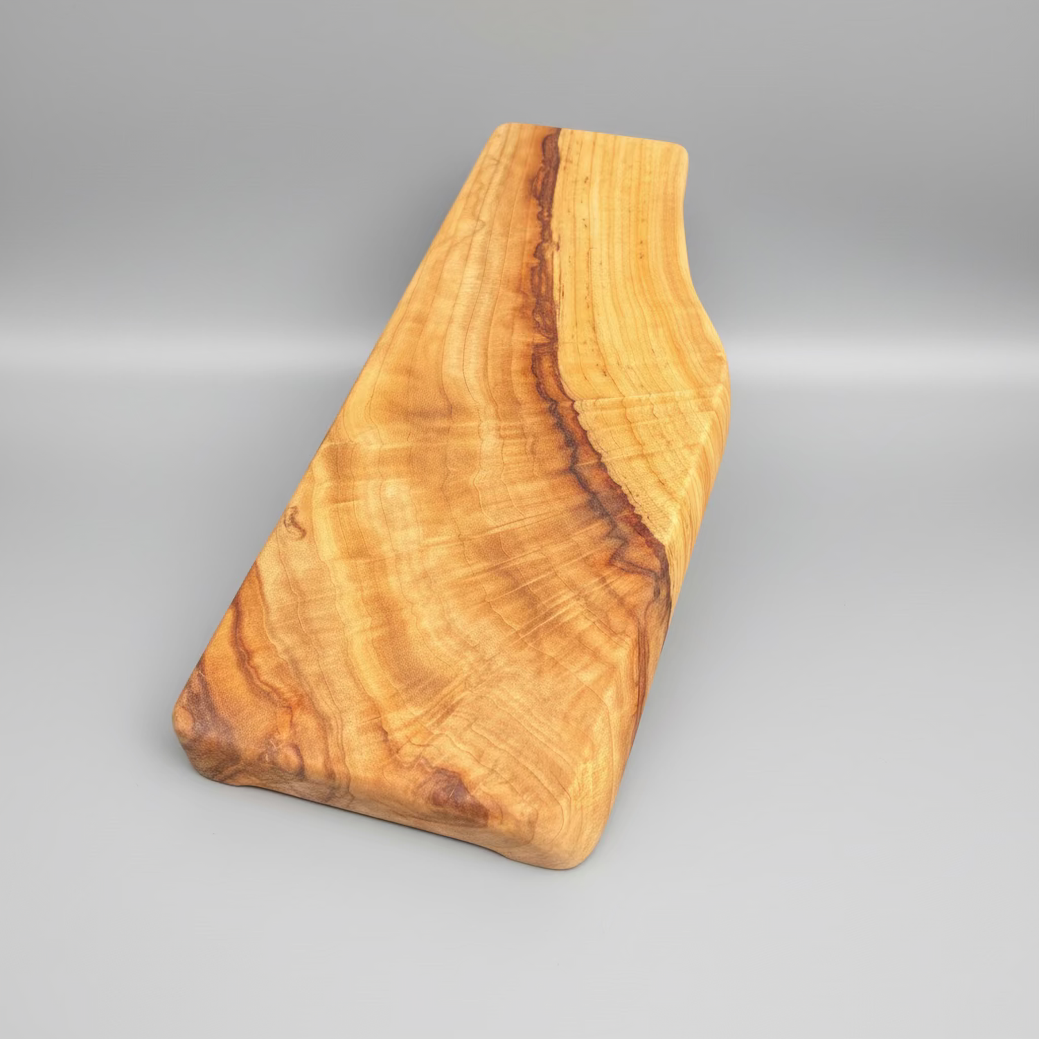 handmade-camphor-laurel-timber-cutting-board-marrickville-kitchen