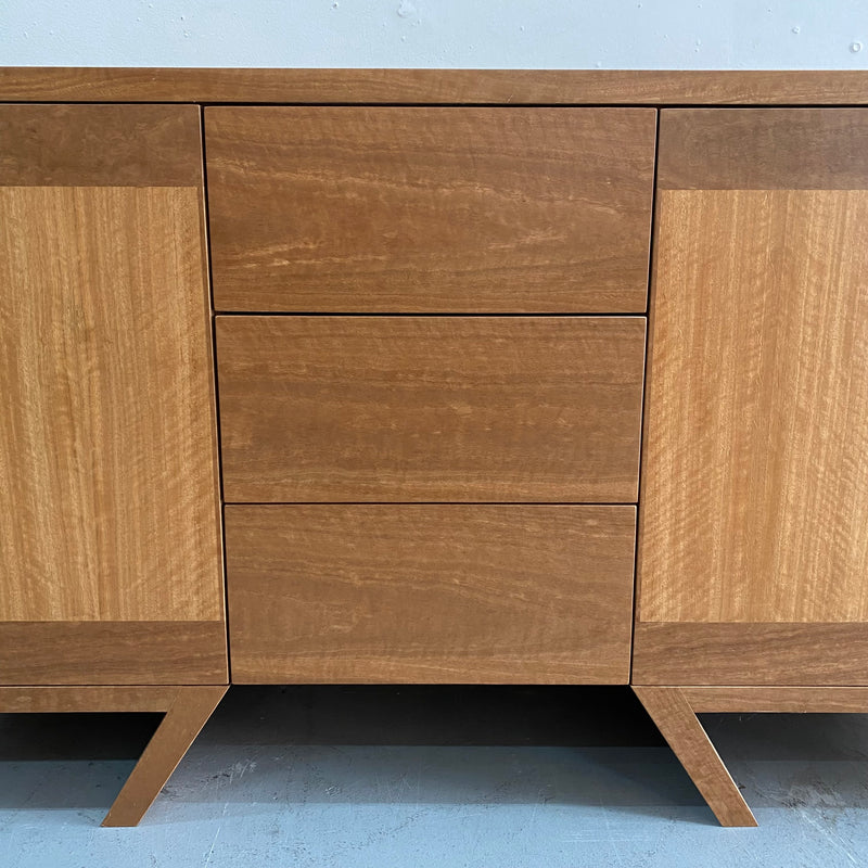 Buffet - Retro Collection - Spotted Gum Fiddleback